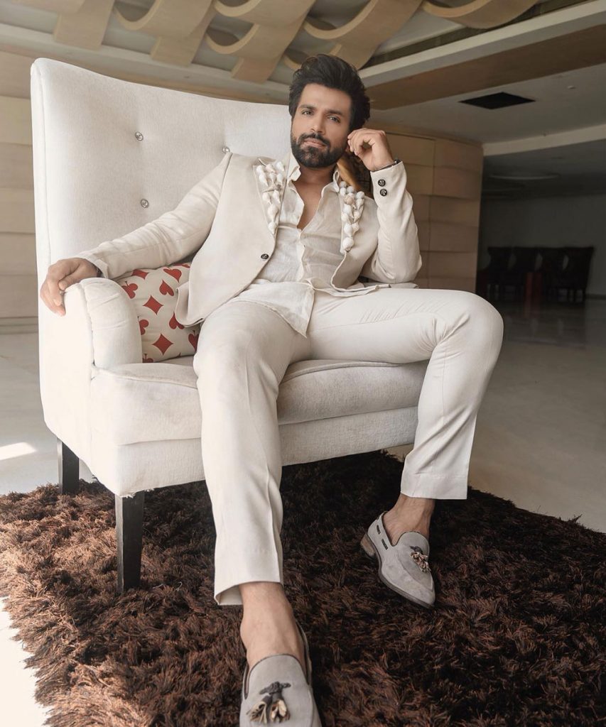 How to Accessorize a White Blazer