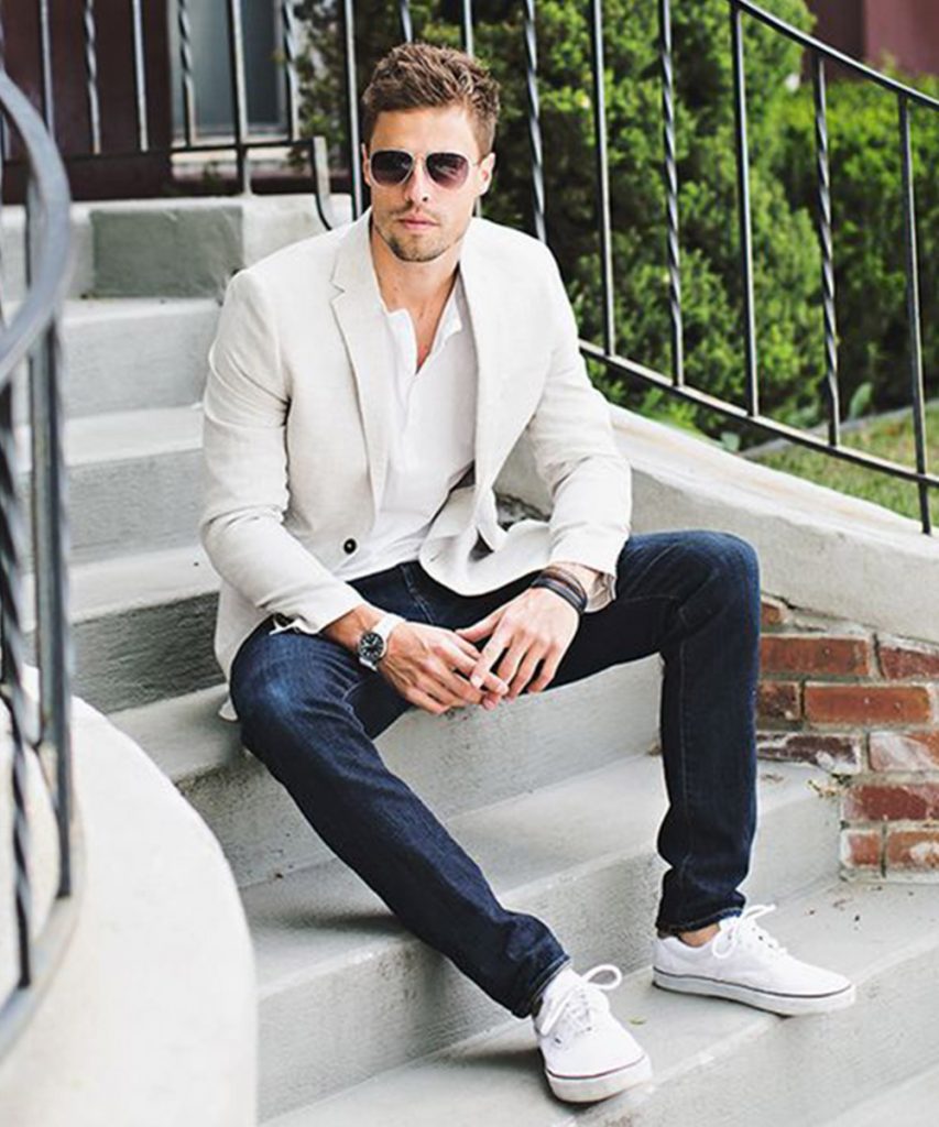 white blazer combination with jeans