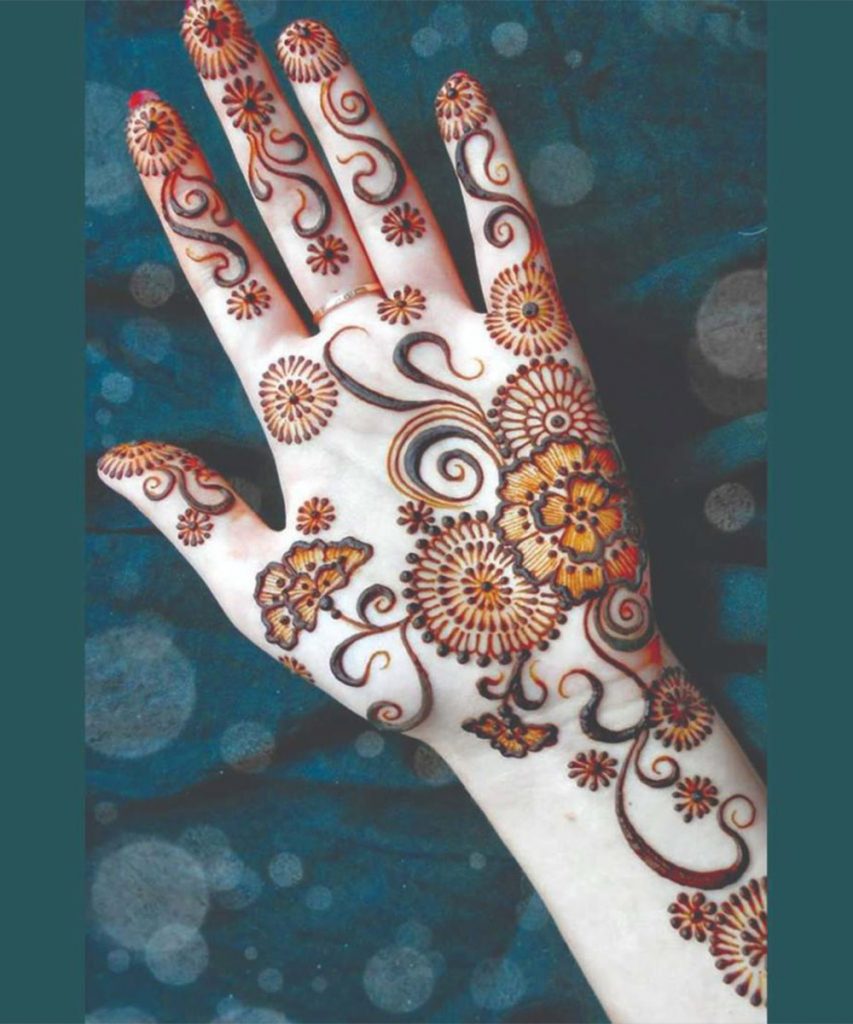 Classic Simple Arabic Mehndi Design