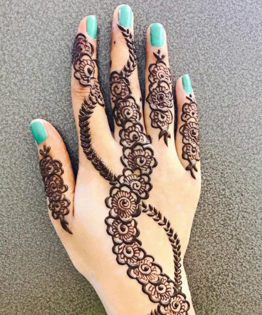 Paisleys Simple Arabic Mehndi Design