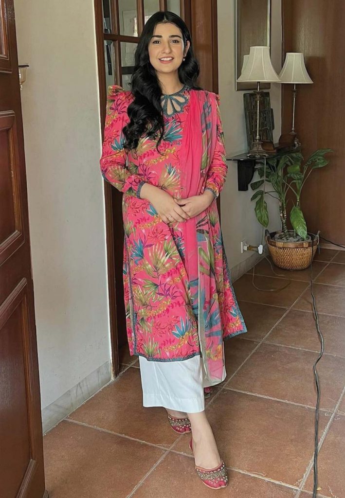 Hanging Puff Sleeves Kurti Design
