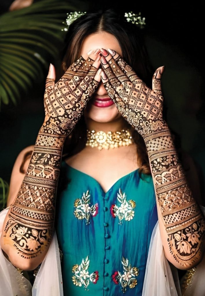 Stylish Back Hand Mehndi Design for Bride